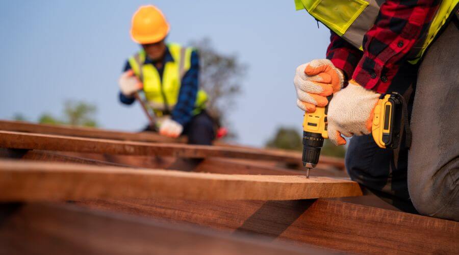 Professional gutter cleaning in Richmond, KS